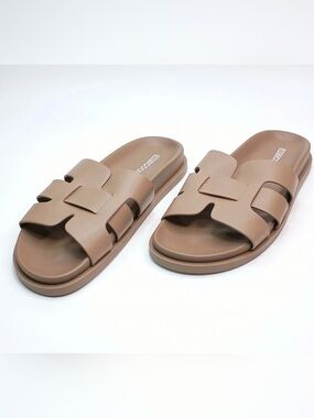 32 Degrees Cool Women’s H-Band Sandals Tan Cushioned Slide Sandals size 6 M